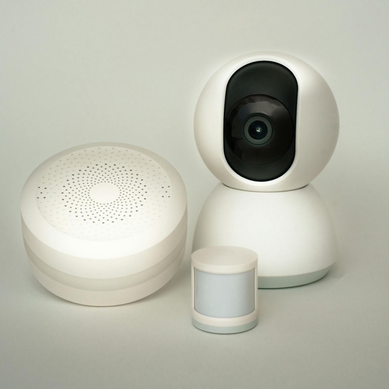 Vivint vs SimpliSafe 2026: Best Home Security System for Boston Homeowners