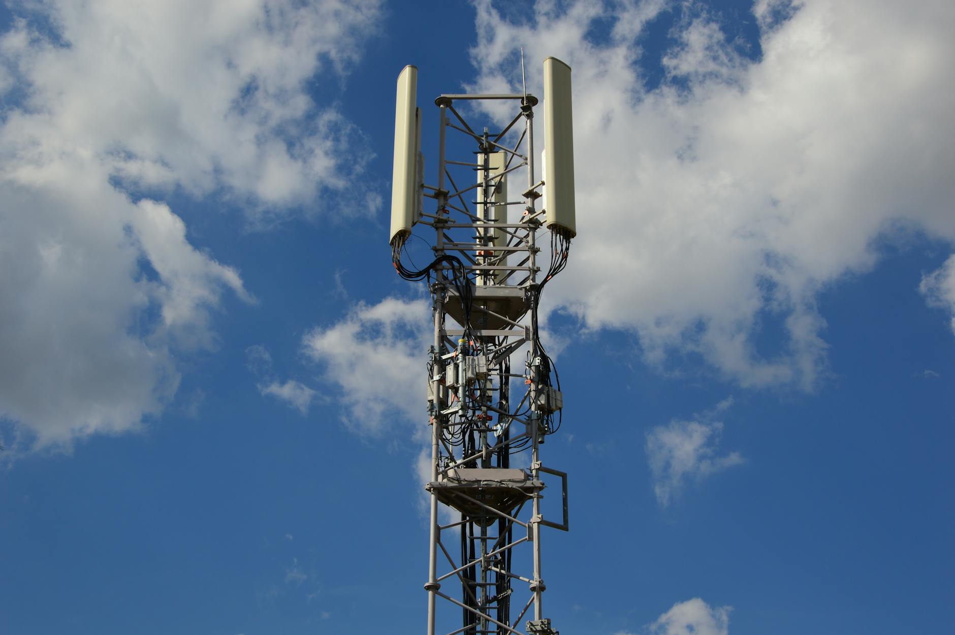 Best Internet Providers in Boston Apartments 2026